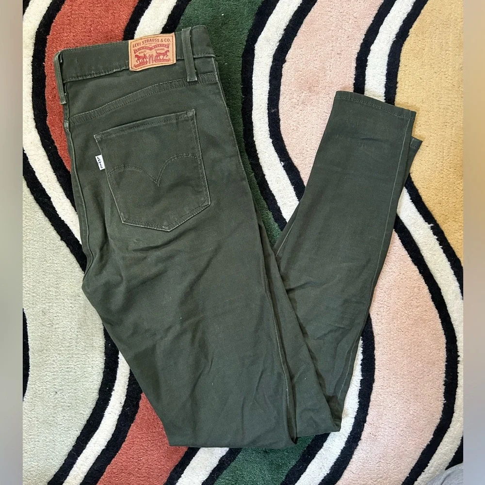 Levi's Women's 720 High-Rise Super-Skinny Jeans - Picture 4 of 10